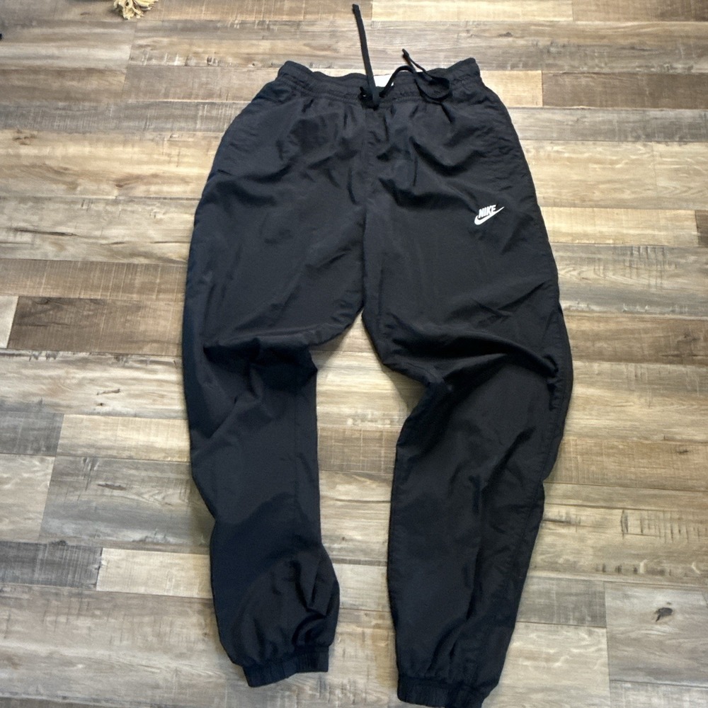 Nike Sportswear Dri-FIT Core Woven Track Pants (Style: DR9093-010) Sz M